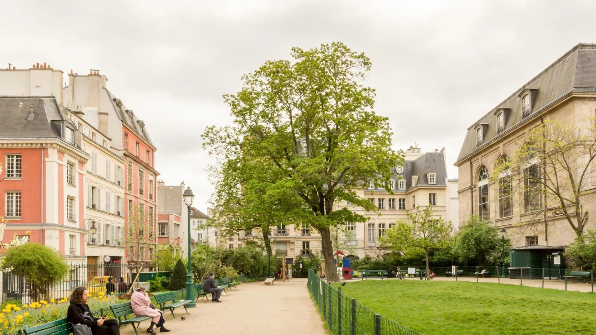 Daire Marais Place Des Vosges Sevigne Paris